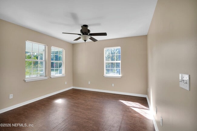 Photo - 3532 Fleet St