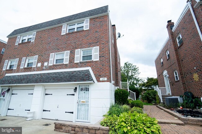 Photo - 129 Ridgefield Rd