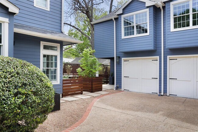 Photo - 1711 W 29th St