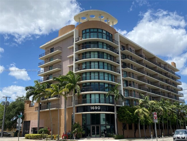 Building Photo - 1690 SW 27th Ave Unit 707 Rental