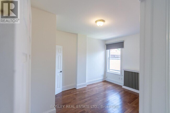 Photo - 411 Shaw St