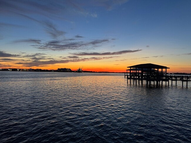 Building Photo - Live Like You're on Vacation Every Day! St... Rental