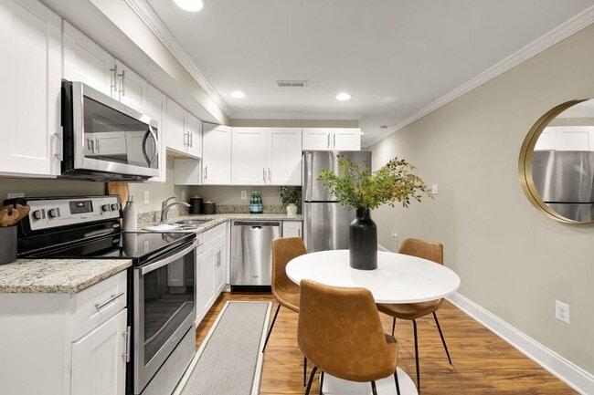 Building Photo - 447 M St NW Unit B Rental