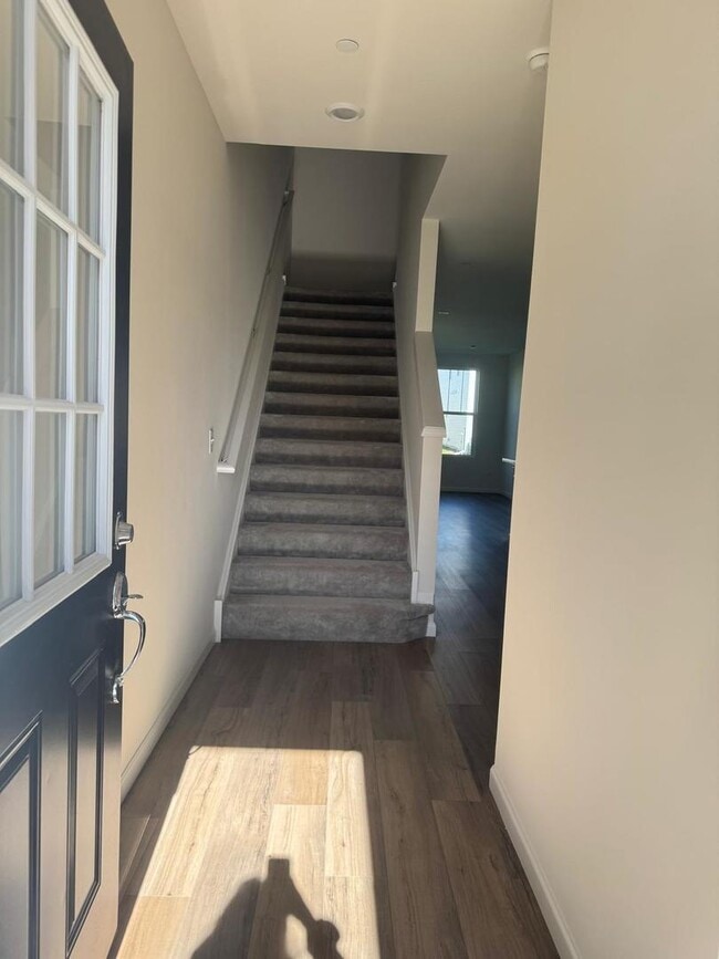 Photo - 5928 Hawkweed Dr