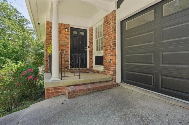 Photo - 119 Kelso Dr SW