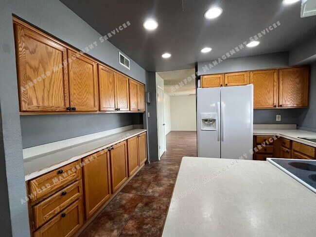 Photo - SPACIUS 3 BEDROOM 2 BATHROOM HOME IN GLENDALE FOR RENT