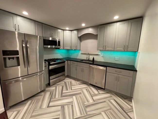 Photo - 2314 Strahle St Apartments Unit B