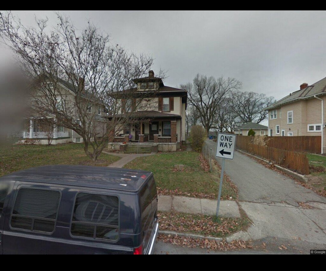 Photo - 1401 Highland Ave Townhome