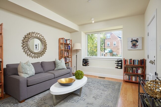 Photo - Pet Friendly Two bedroom in Brookland!