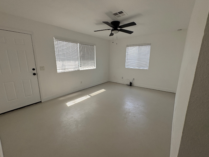 Photo - 658 S Grand