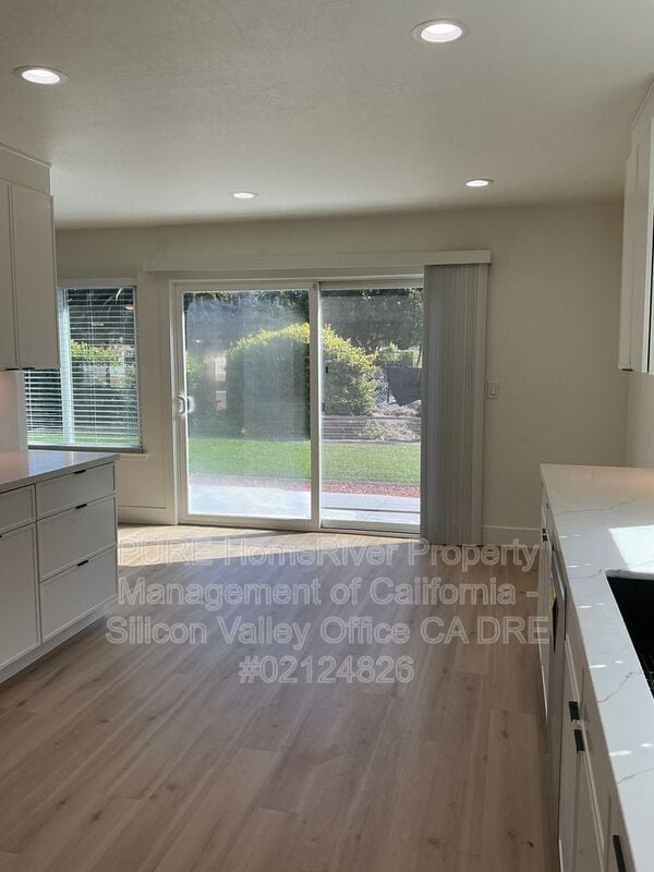 382 Madison Dr