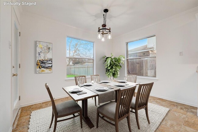 Photo - 1705 Darjeeling Dr