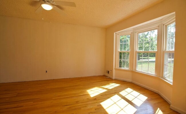 Photo - 32 Meadowbrook Ln