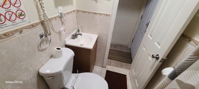 Photo - 524 Timpson Pl Unidad #4