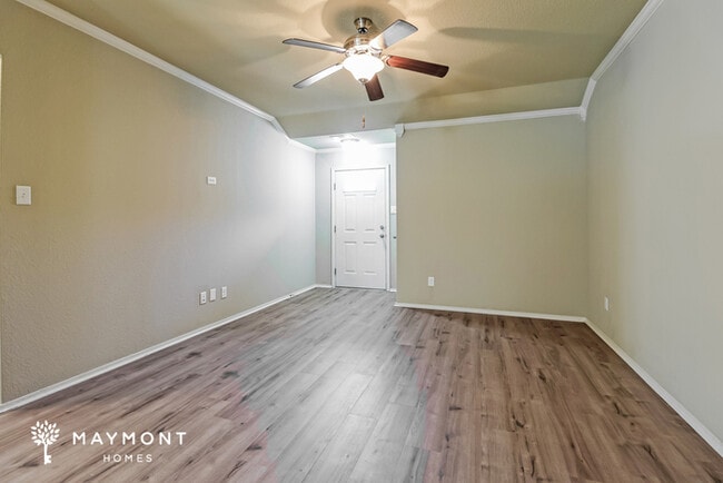 Photo - 1140 Oak Glenn Loop