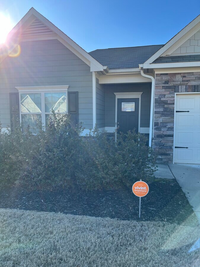 Photo - 313 Farmingdale Ln