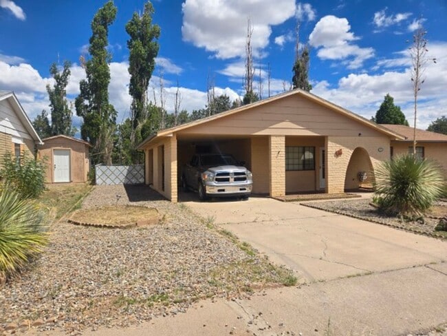 Building Photo - 110 Torbernite Dr Rental