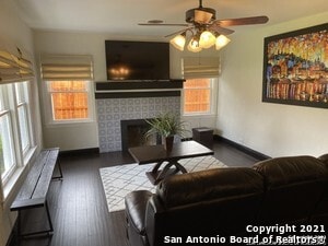 Photo - 2102 W Mistletoe Ave