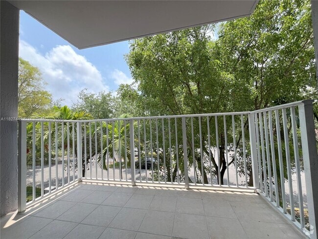 Building Photo - 2415 NW 16th St Rd Unit 303-1 Rental