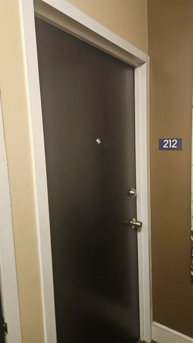 210 N 17th St Unit 212