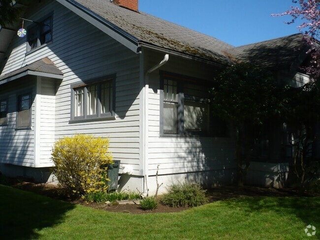 Building Photo - 1395hi Unit 1395 Rental