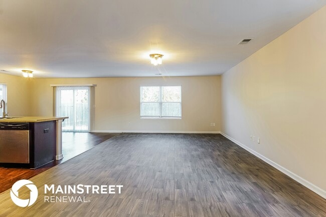 Photo - 4807 Woodford Cir