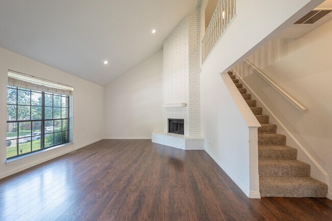 Photo - 9348 Highedge Cir