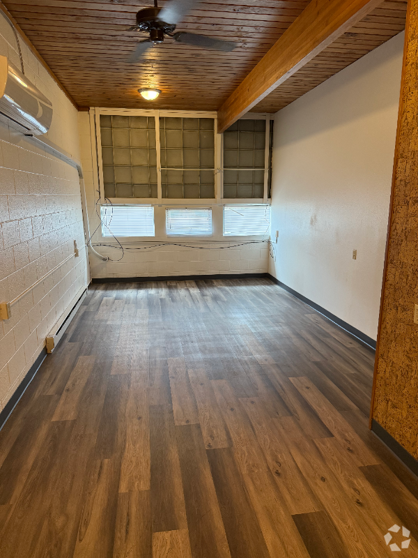 Building Photo - 224 Halsey St Unit 3 Rental