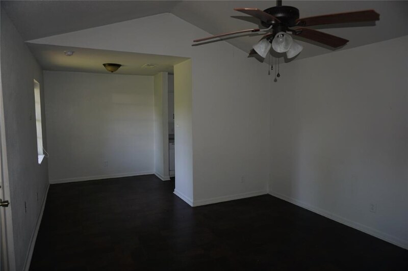 Photo - 17006 Woodburn Dr