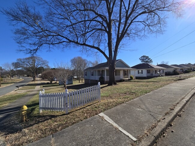 Photo - 64 Burton St