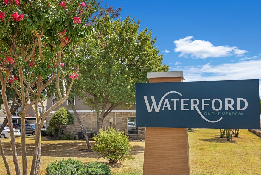 Welcome Home to Waterford on the Meadow!