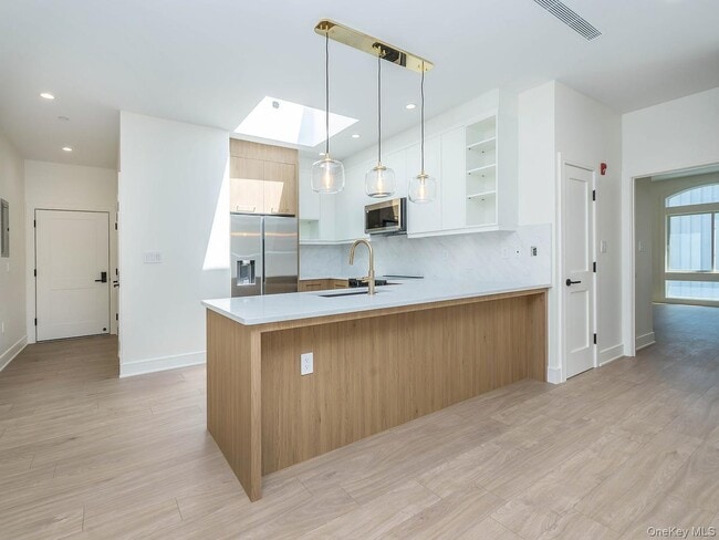24 Lumber Rd Unit 3