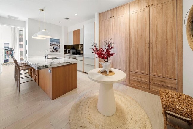 Photo - 2831 S Bayshore Dr Unit 401