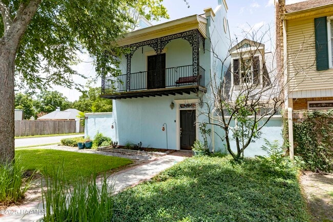 Photo - 211 Ursuline St