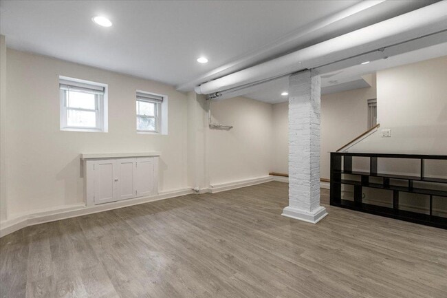 Photo - 3 bedroom in Chicago IL 60657 Unit 1