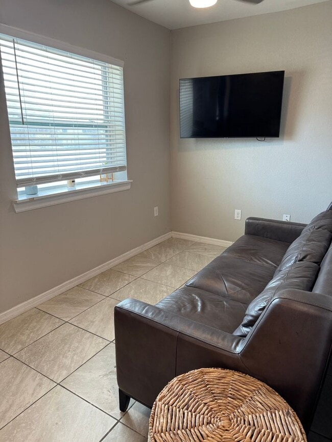 Photo - 2 bedroom 1 bath close to downtown Melbour...