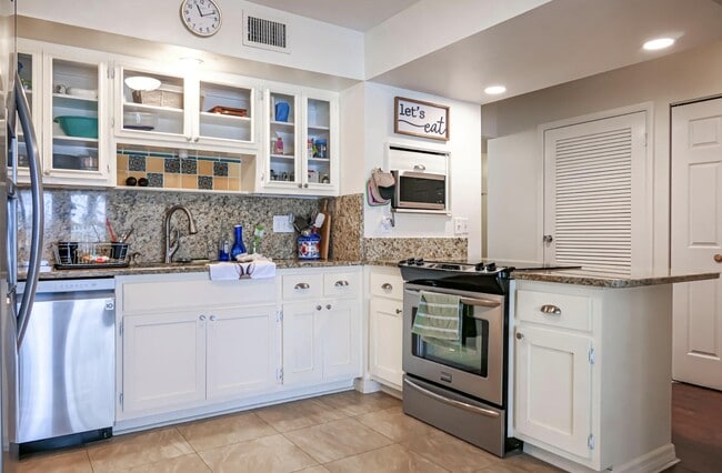 Photo - 1514 SE Westmoreland Blvd