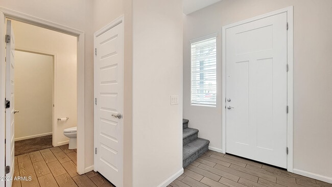 Photo - 15733 W Polk St