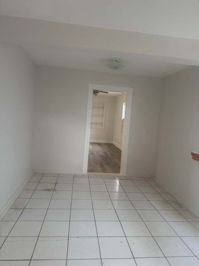 Photo - 1725 NW 59th St Unit #1