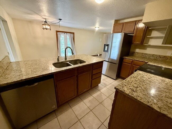 Building Photo - 17503 30th Ln N