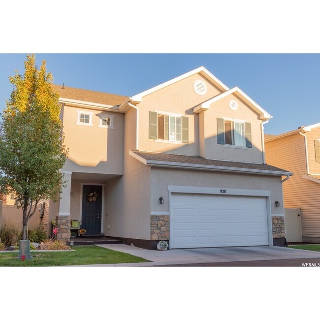 928 Stonehaven Dr