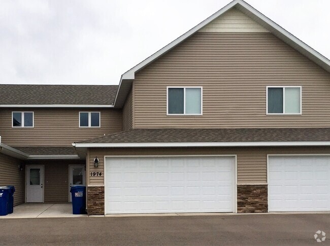 Building Photo - 2 Bedroom + Loft Townhome in Sauk Rapids
