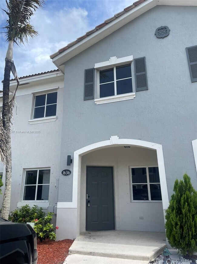 Photo - 1636 SE 30th St Townhome
