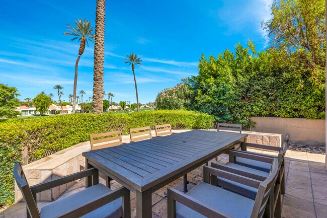 76895 Avenida Fernando