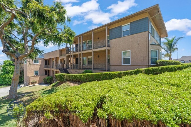 Building Photo - 5626-5628 Edgemar Ave.