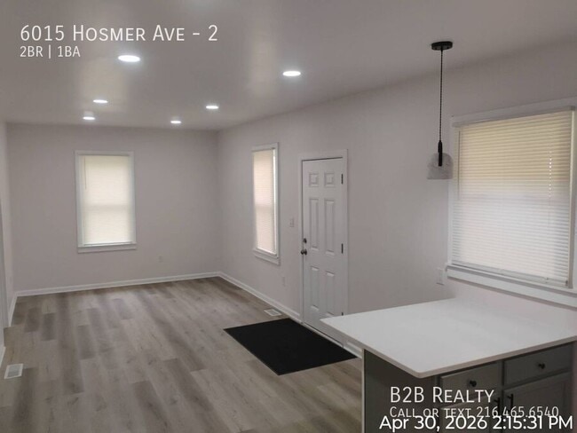 Photo - 6015 Hosmer Ave Unidad 2