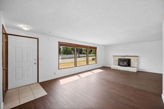 Photo - 806 S Adams Rd