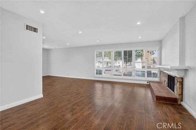 Photo - 9624 Swinton Ave