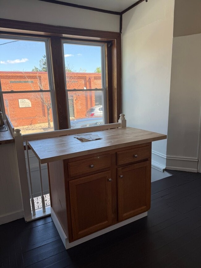 538 W Orange St Unit 1