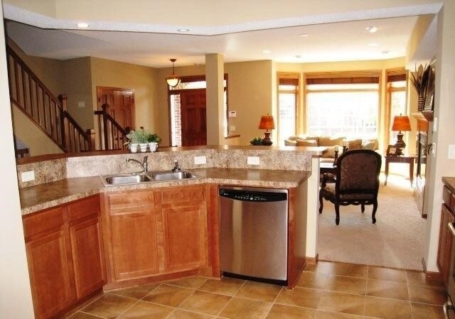 Photo - Heated garage! Fabulous 2Bd/2.5Ba + Loft! Woodbury- Available July 1st
